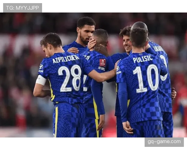 南安普顿边路进攻焕发活力，状态回升迎战强敌引发关注