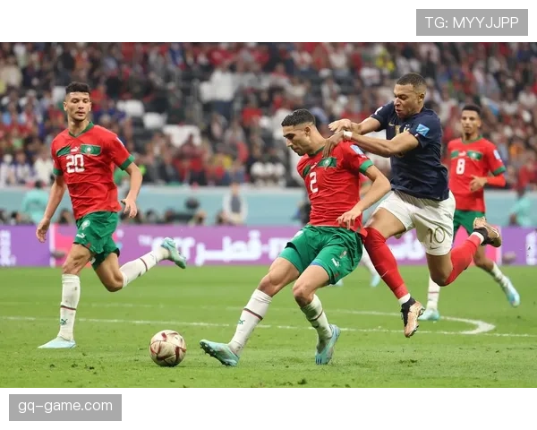 阿什拉夫与姆巴佩右路进攻联动解析